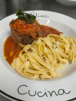 PALETA DE CORDERO BRASEADA Y TAGLIATELLE